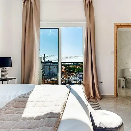 Gorgeous With Private Pool In The Sunsets Outside Just For