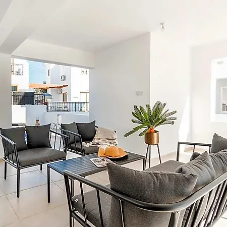 Gorgeous With Private Pool In The Sunsets Outside Just For 2* Πάφος