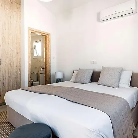 Gorgeous With Private Pool In The Sunsets Outside Just For 2* Πάφος